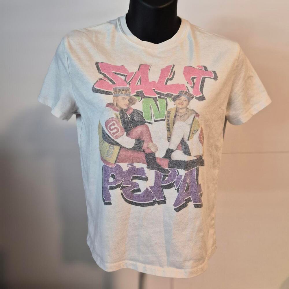 Vintage vibe salt n pepa graphic tee size small